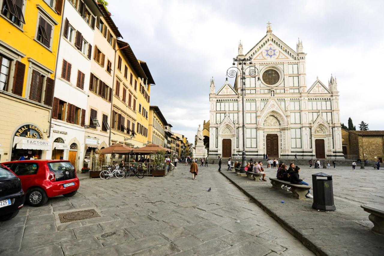 Luxurious View On Santa Croce Apartment Florenz