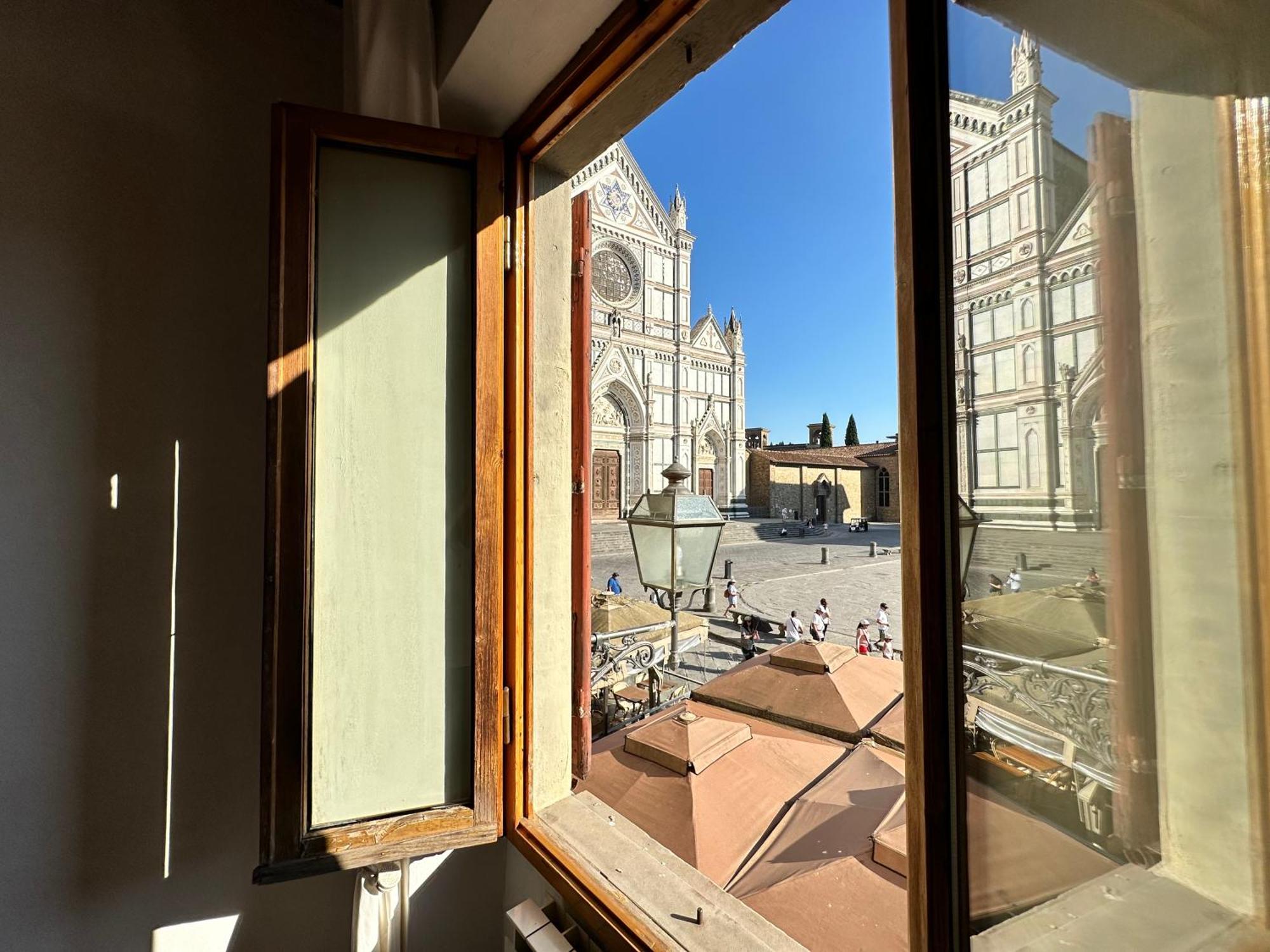 Luxurious View On Santa Croce Apartment Florenz